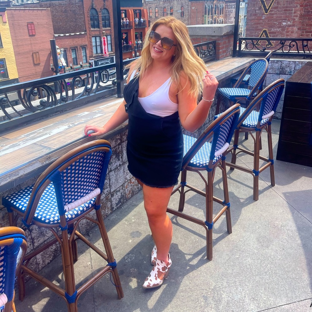 Meet your Posher, Abby